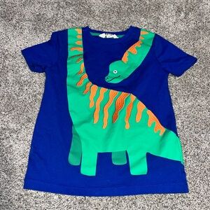 Mini boden wrap around dinosaur tee 6/7